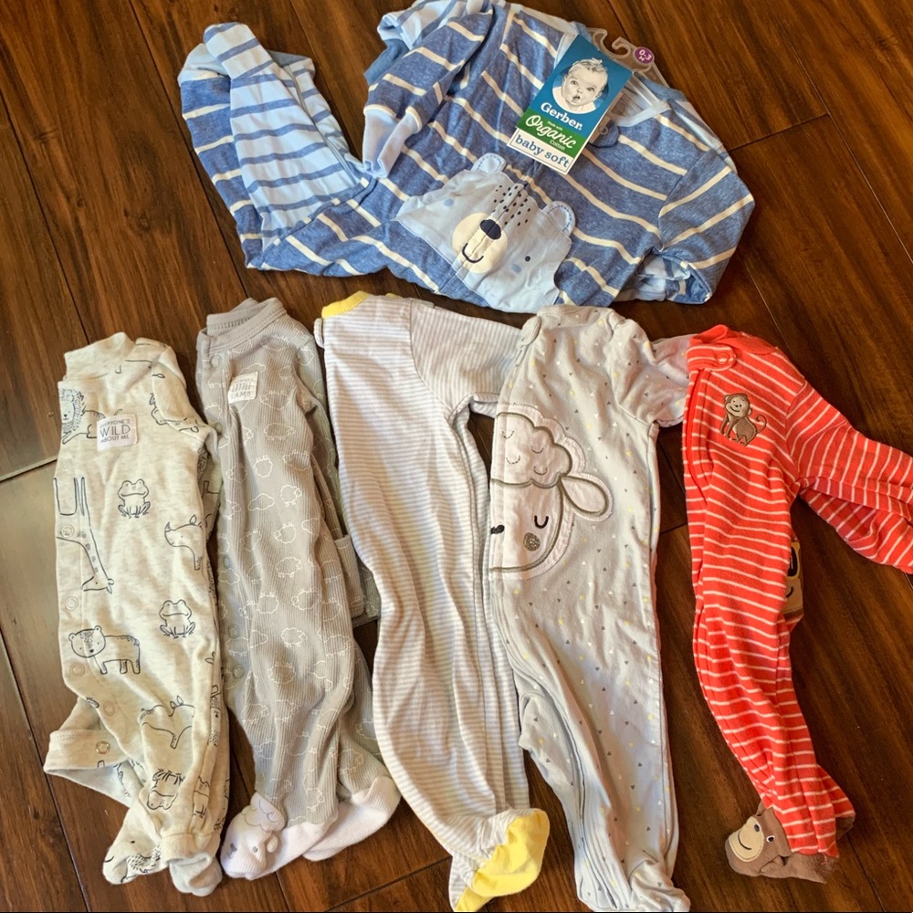 7 piece Unisex nb/0-3 foot sleeper carters gerber